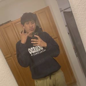 Meet your Posher, Loukas